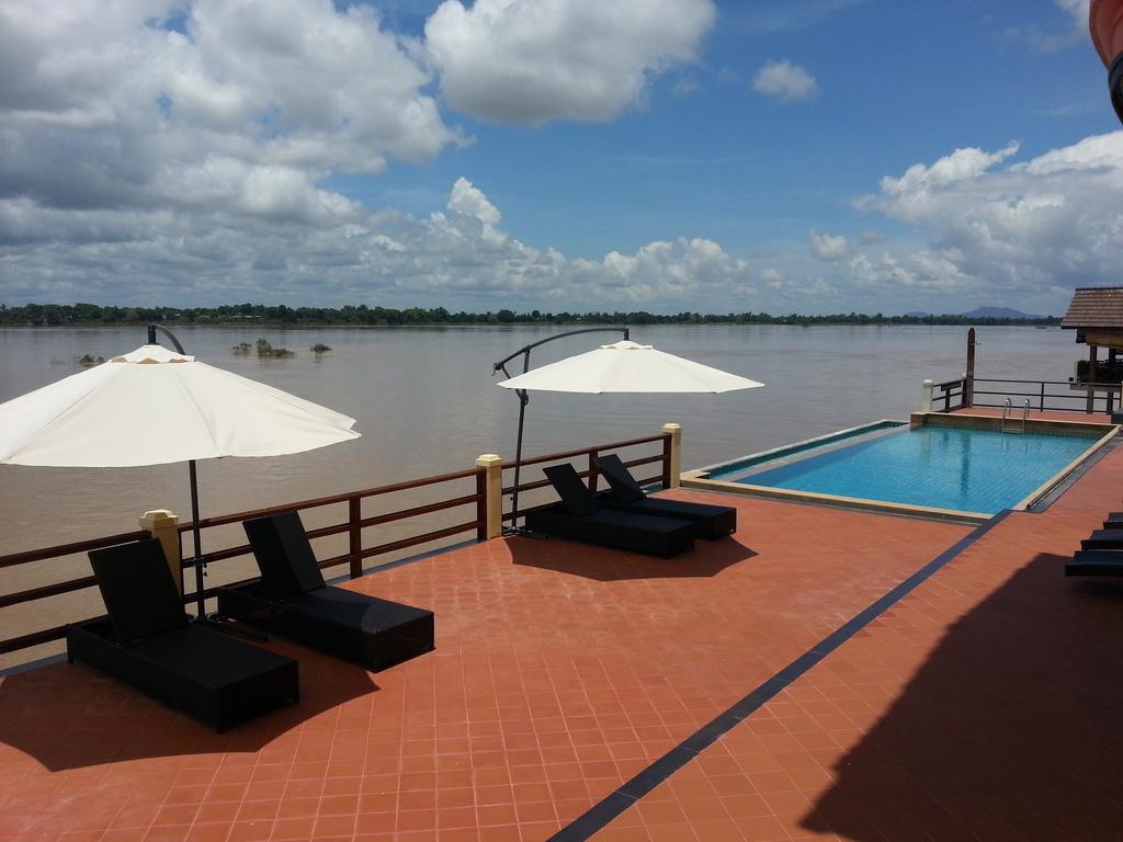 Pon Arena Hotel Muang Không Екстериор снимка